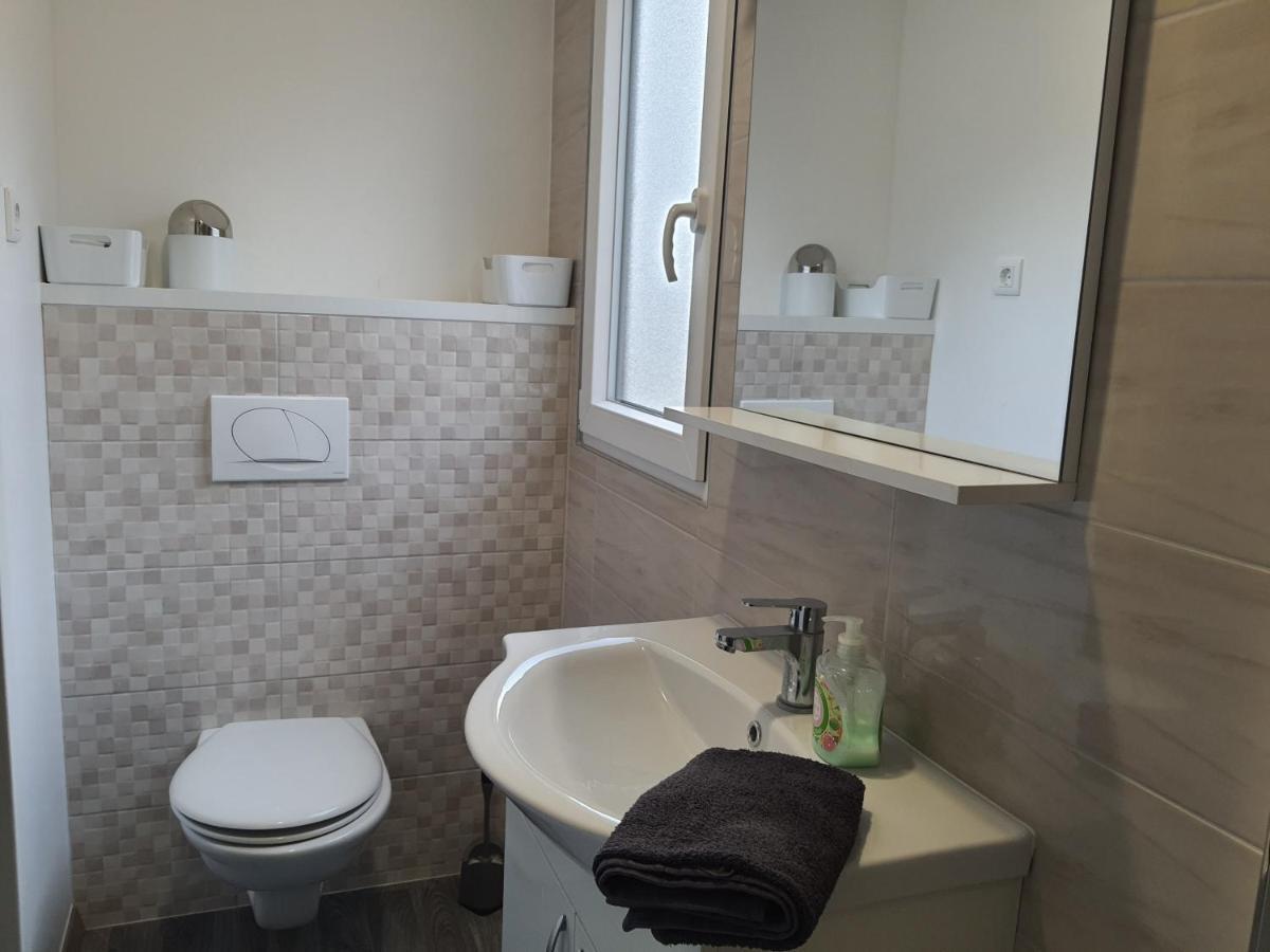 Mobile Home Tina Tisno Kültér fotó