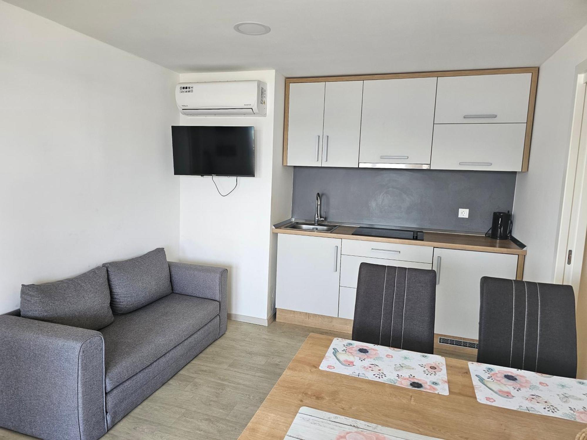 Mobile Home Tina Tisno Kültér fotó