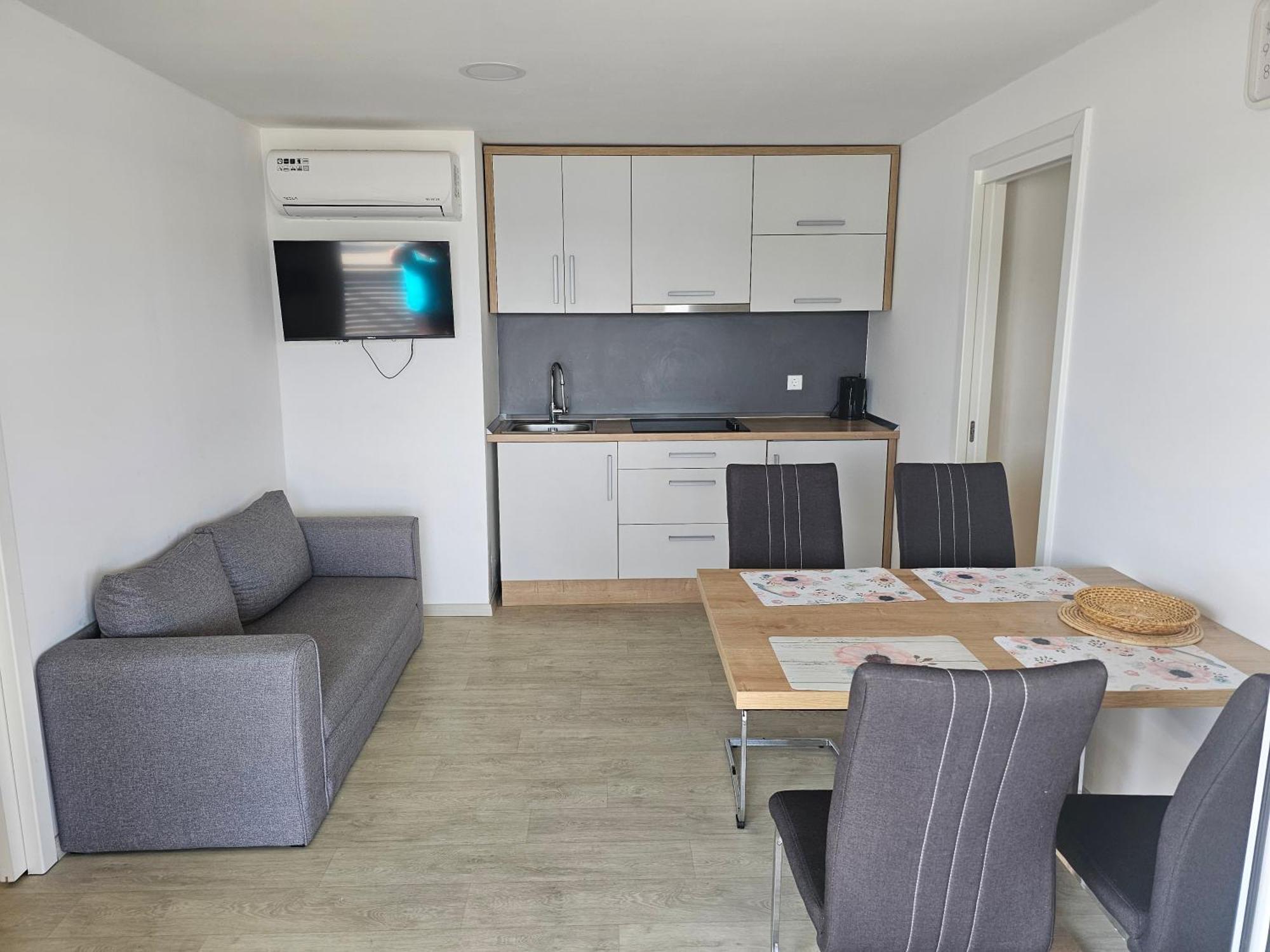 Mobile Home Tina Tisno Kültér fotó
