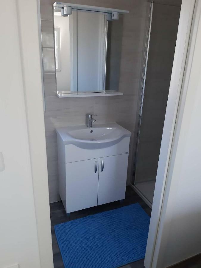 Mobile Home Tina Tisno Kültér fotó