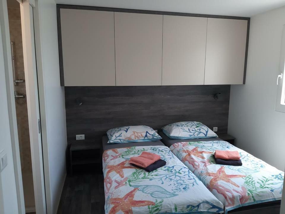 Mobile Home Tina Tisno Kültér fotó